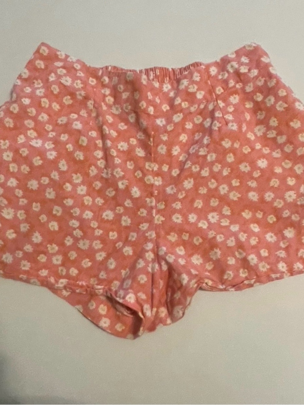 Girl’s BillaBong Coral Floral Elastic-Waist Shorts. Medium. Cotton Linen blend.